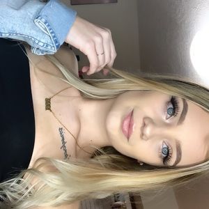 Meet your Posher, Dakota